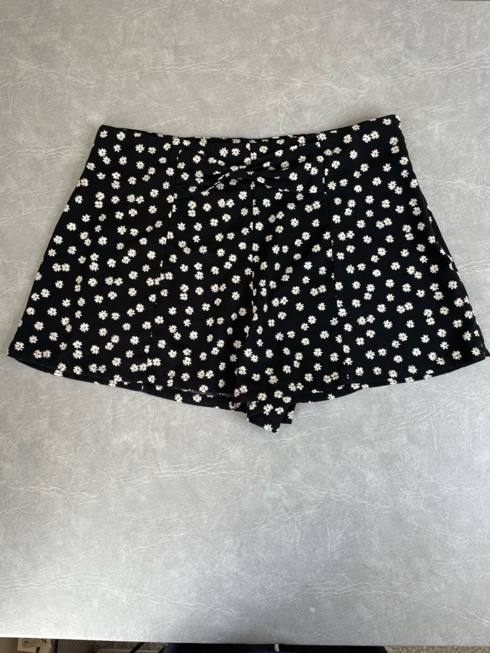 Monteau Black Daisy Floral High Waist Flared Leg Shorts